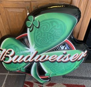 Photo Budweiser/Budlight Large 2 Sided Inflatable Shamrock