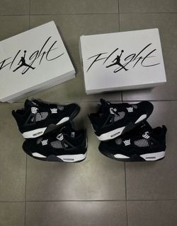 Jordan 4’s white thunder