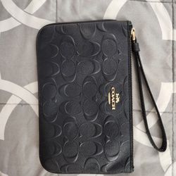 Medium Wristlet