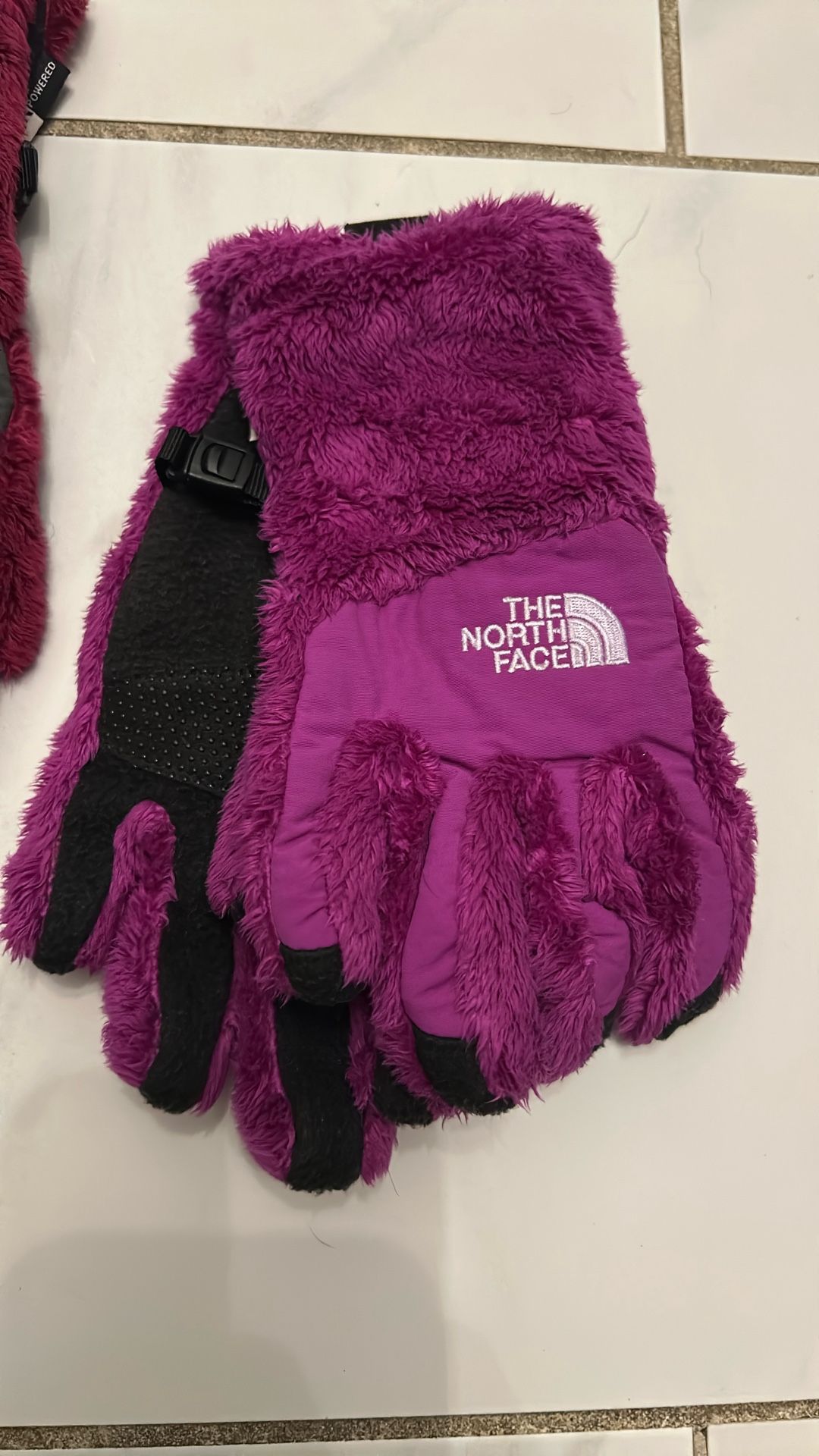 North face Girls Gloves