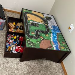 Kids Activity/art/train Table W/ Accompanying Train Tracks 