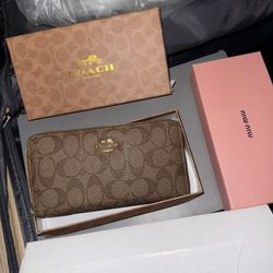 Woman’s Wallet 