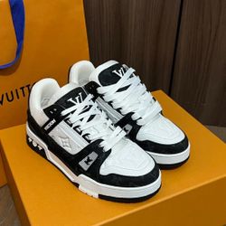 Women black white shoes