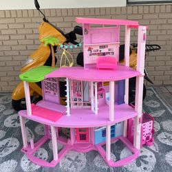 BARBIE DREAM HOUSE ~ 3-STORY DOLLHOUSE ~ 3.75 FT TALL x 3.75 FT WIDE ~ LIGHTLY USED ~ EXCELLENT CONDITION 