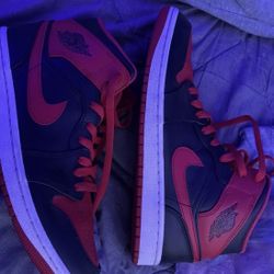 Jordan 1s Mid Top