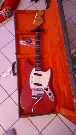1966 fender mustang electric guitar with original hard top case
