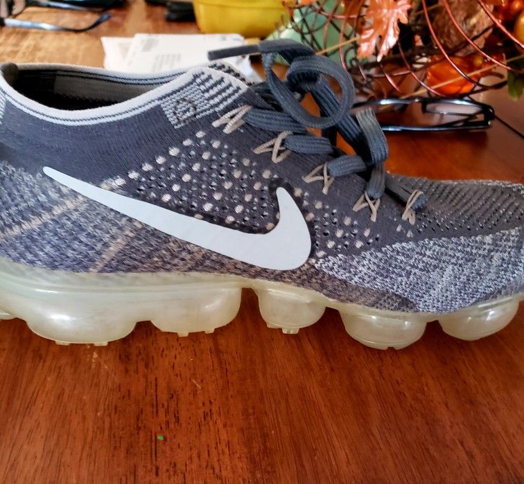 Nike Air Vapormax Flynit Shoes 8.5 2023  