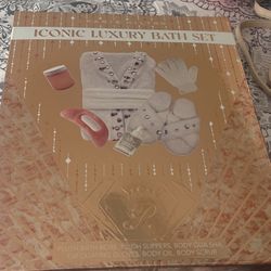 Paris Hilton Bath Set Gift Set