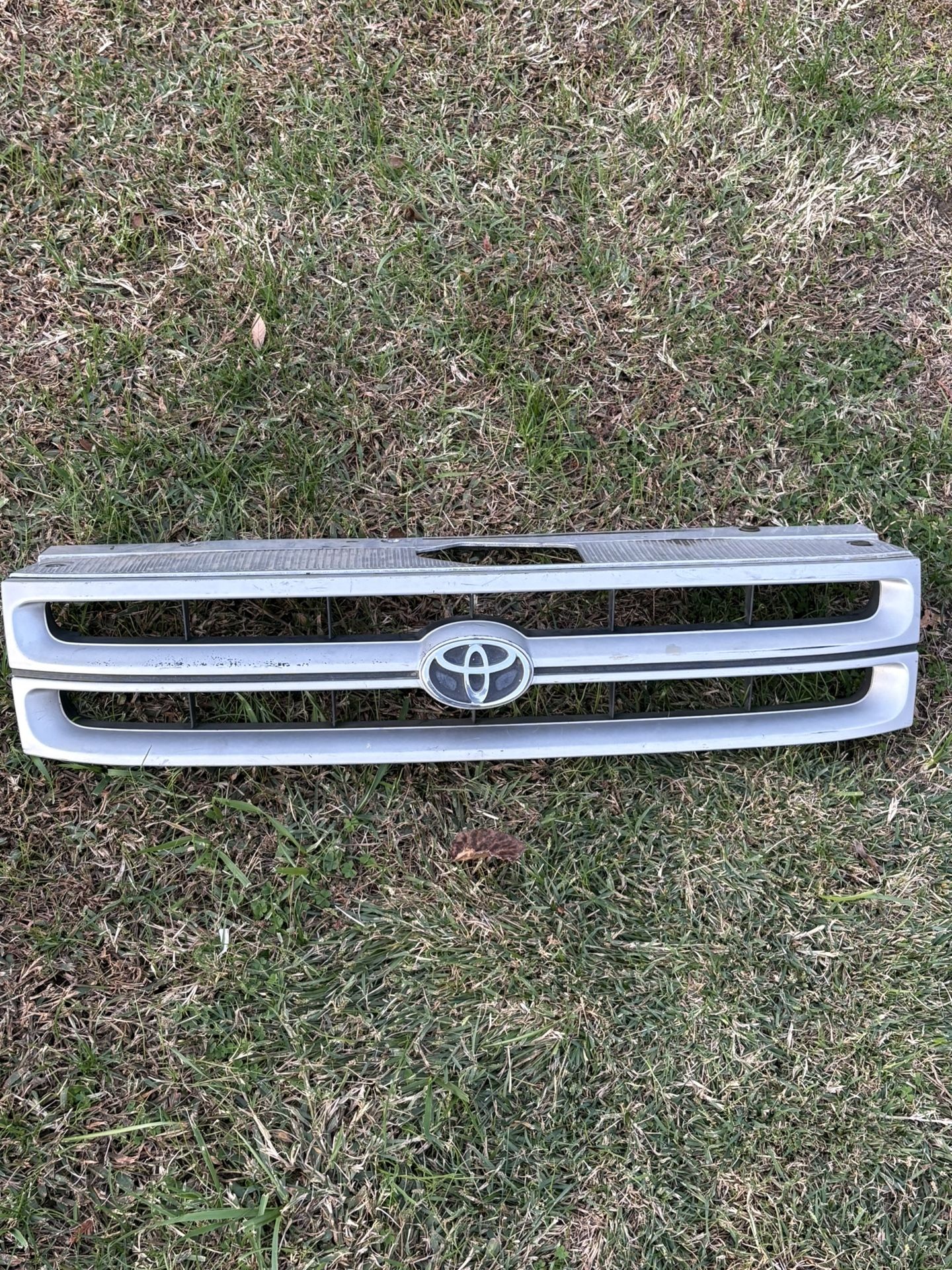 USED Toyota Tercel Radiator Grille 1992, 1993, 1994