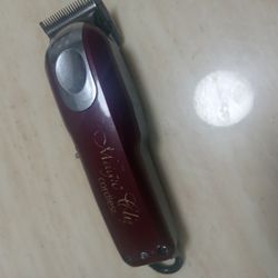 Magic Wahl Clippers Cuts Very Good  And Comes With Charger.