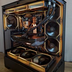 RX 9070 XT // Ryzen 7 5800X3D // 64GB DDR4 // 1TB Gen4 NVMe // WiFi 6E