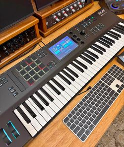 Akai MPC Key 61 – Professional Music Production Keyboard