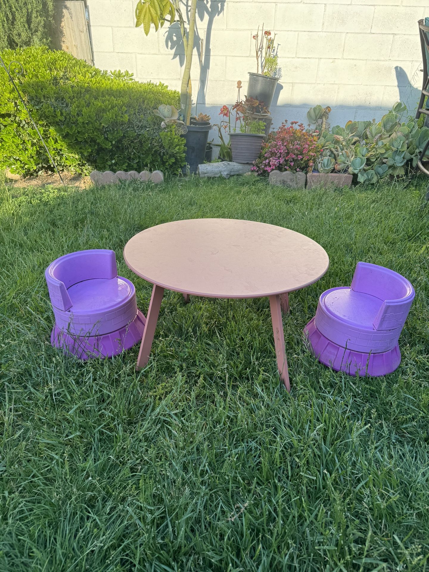 Girls Table With 2 Chairs