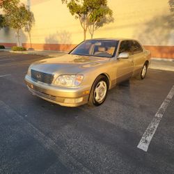 1999 Lexus LS 400