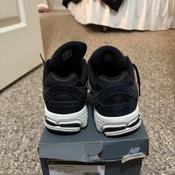 new balances black 2002 size 5