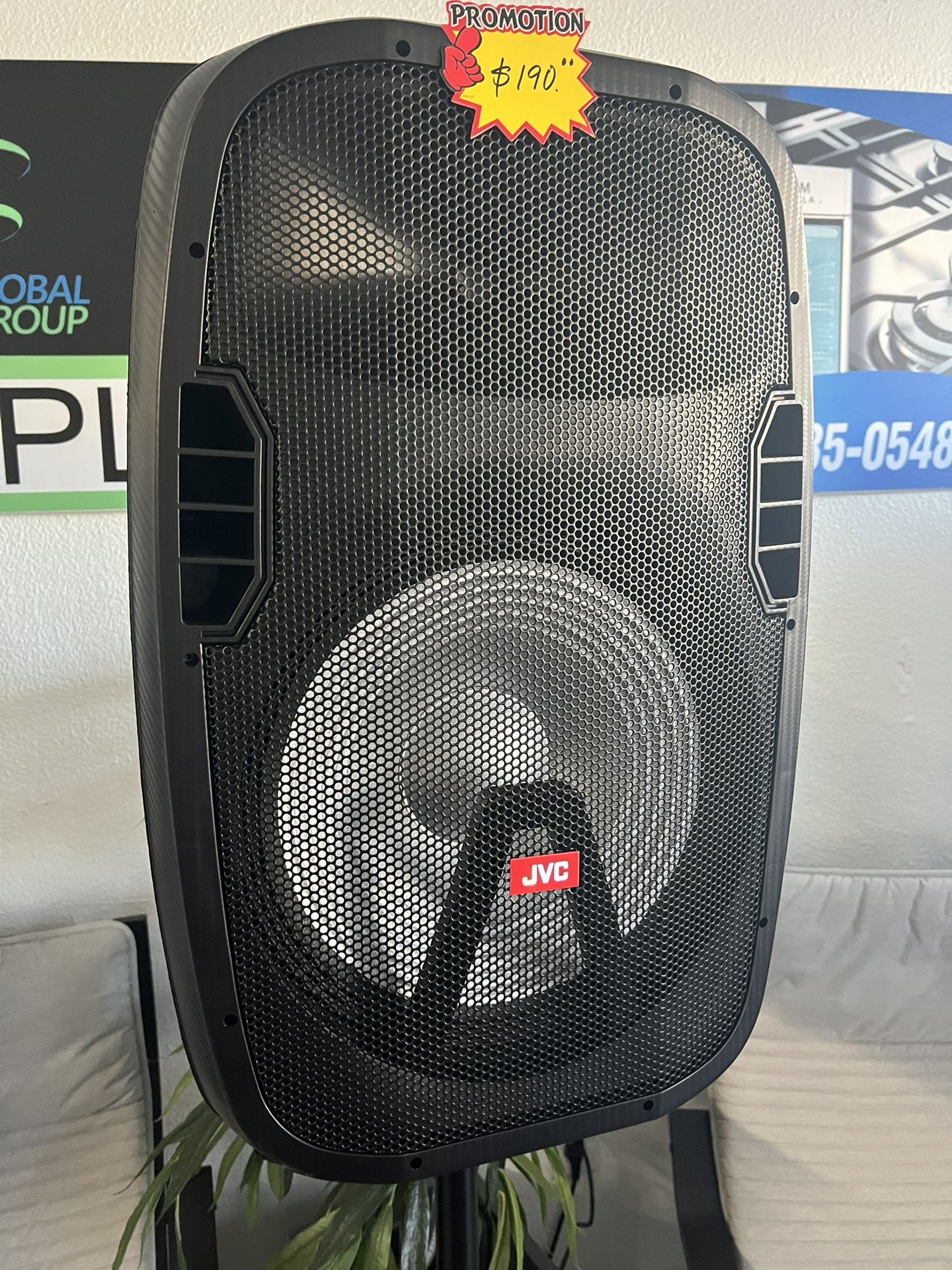 JVC Party speaker with Mic and Bluetooth® MODEL XS-KY910PB Rated Voltage: 110-120 V - 50/60H2 180W MADE IN CHINA HECHO EN CHINA https://offerup.com/re