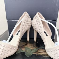 NIB French Connection Studded Nude Pointed Toe Pumps Heels Size 6