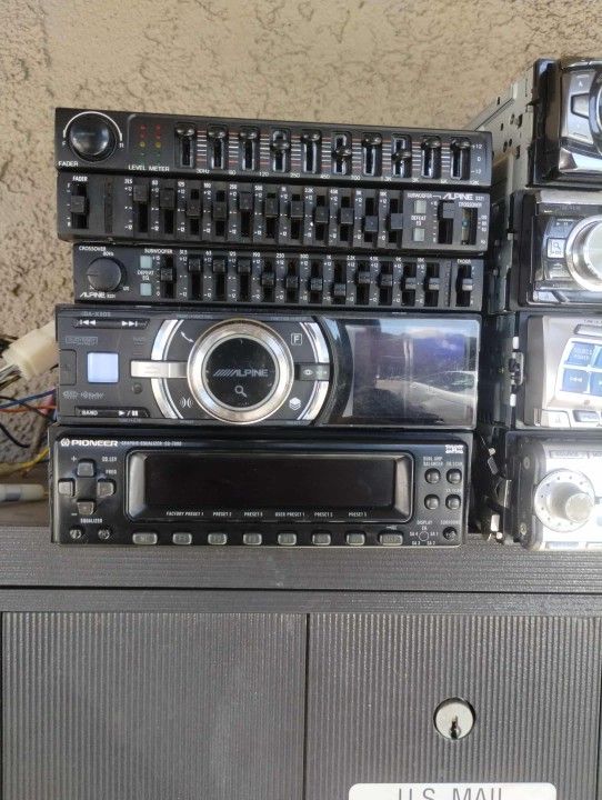 Equalizer alpine Pioneer jensen Sony