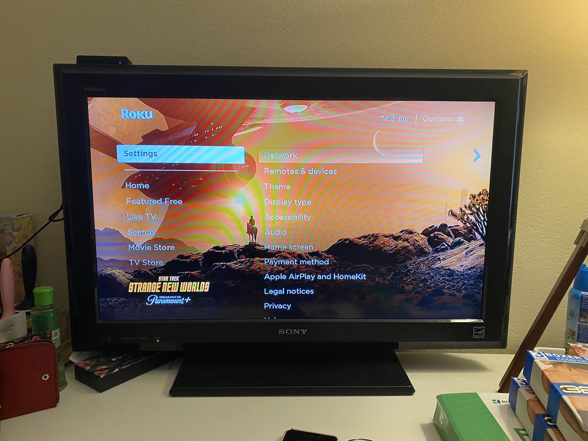 Sony Bravia 32” Inch HDTV/LCD TV_ KDL-32L5000