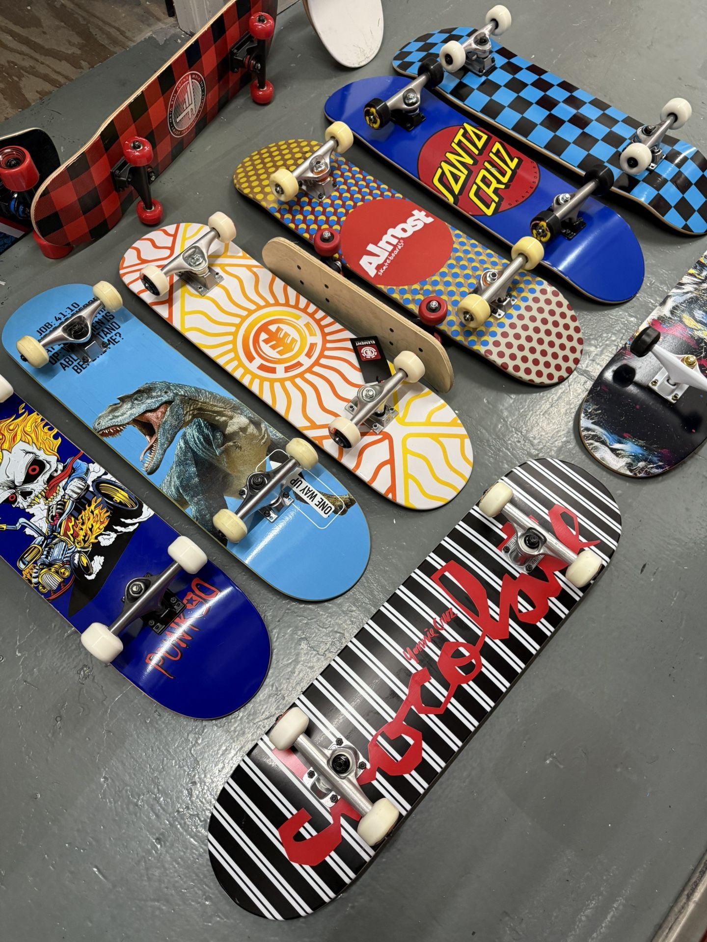 Prebuilt And Custom Skateboard