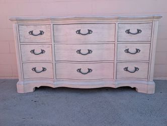 French Provincial 9-Drawer Dresser