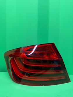 2014 2015 2016 BMW 528i 535i 550i M5 Left Driver Side Quarter Panel / Outer Tail Light OEM