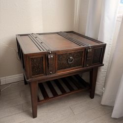 Set of 2 Ashley Furniture Side Tables