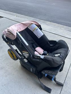 Doona Car Seat + Stroller With Travel Case