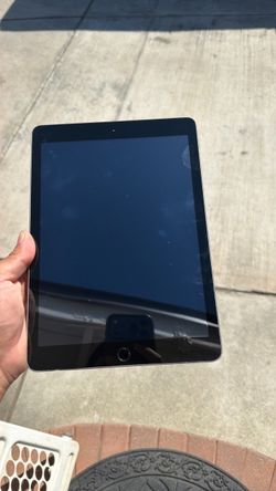 iPad 5th Gen 128gb