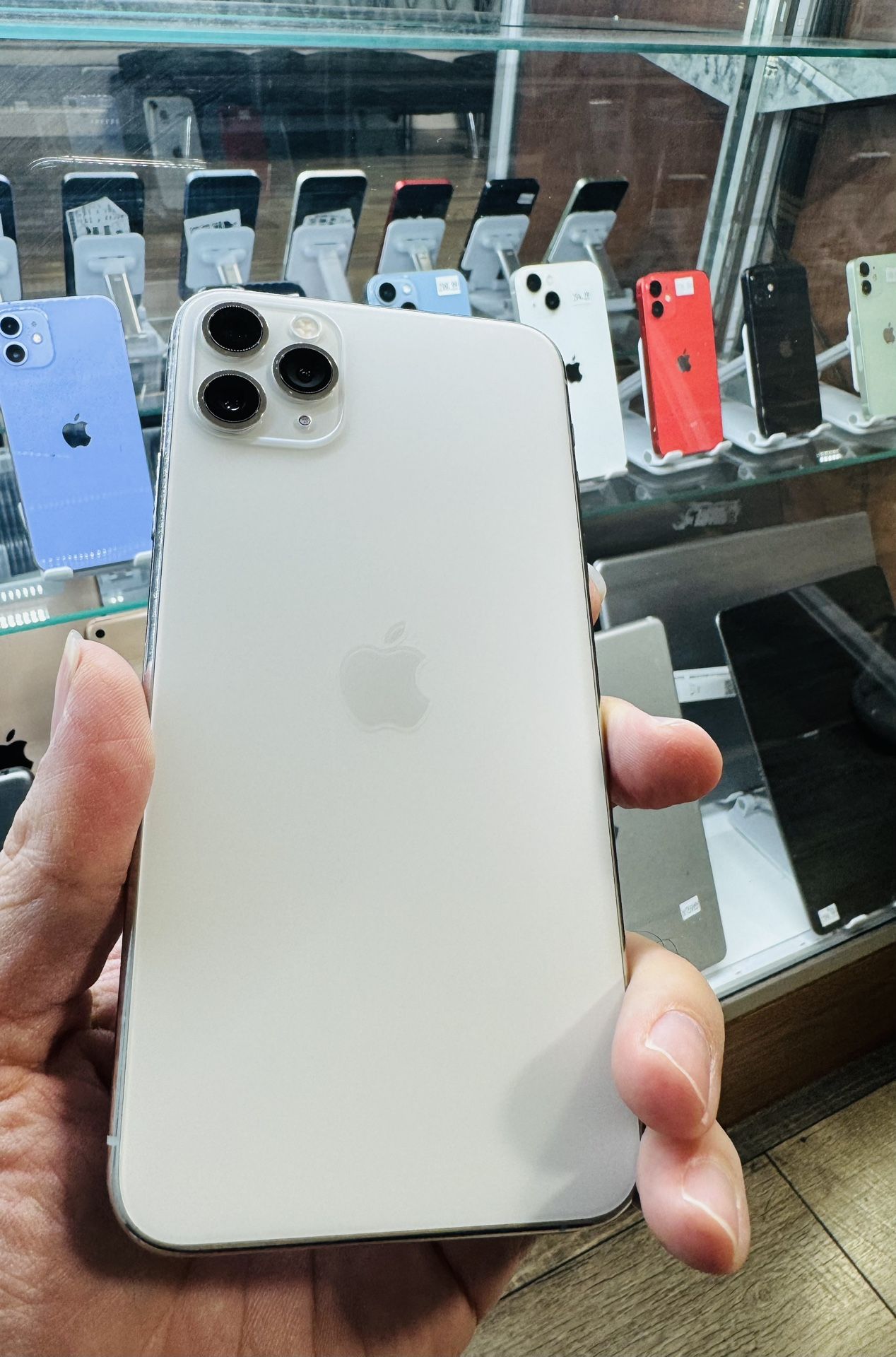 Unlocked iPhone 11 Pro Max 512GB - Desbloqueado 