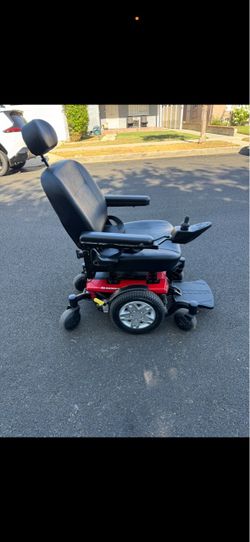 Electric wheelchair