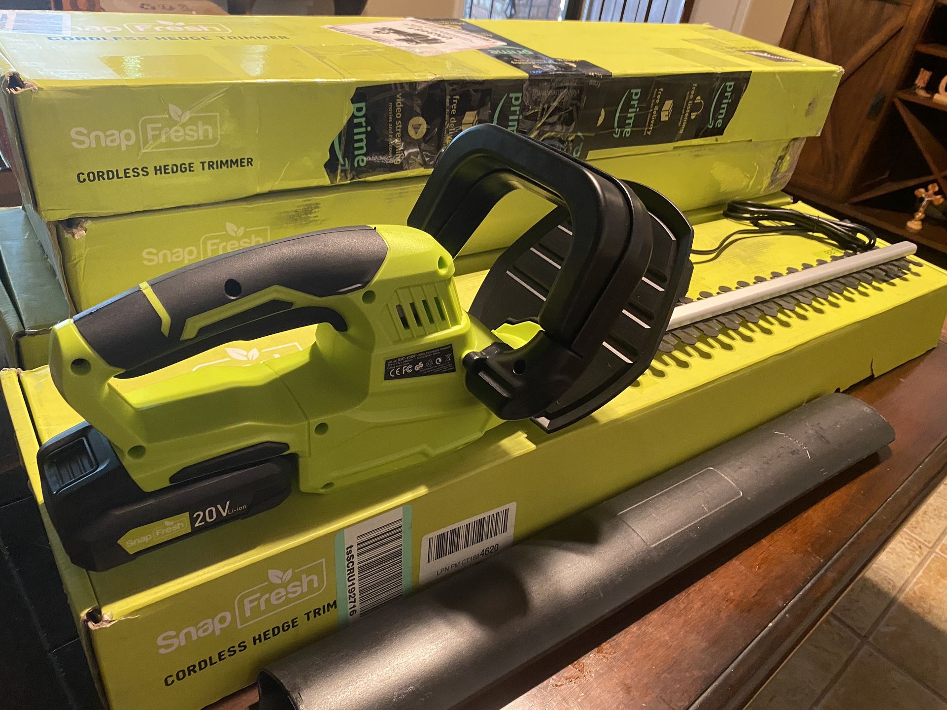 Cordless Hedger With Battery And 1 Hour Rapid Charger