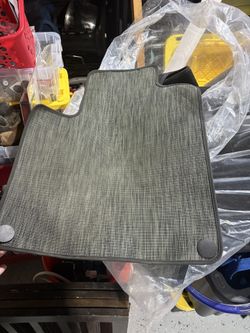 Complete Set Of Rivian R1S Gen 1 Floor mats OEM