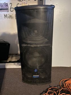 Mackie SR1530Z 3-WAY ACTIVE LOUDSPEAKER 