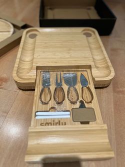 Smirly Epic Festif Bamboo Cheeseboard Charcuterie Platter Set with Tools & Ramekins