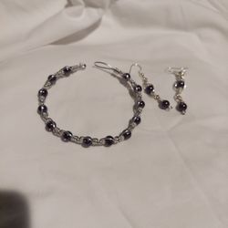 Beautiful Hands Made Bracelet And Earrings$20