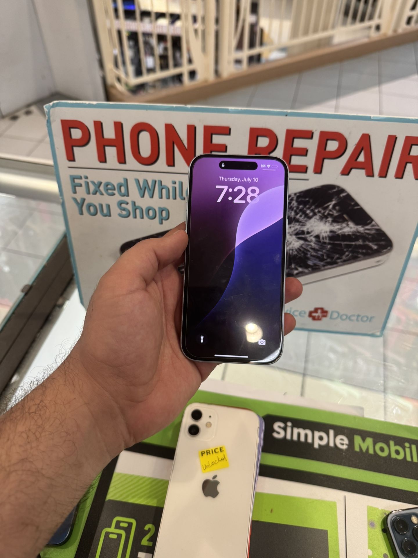 I phone 15 Boost 256GB