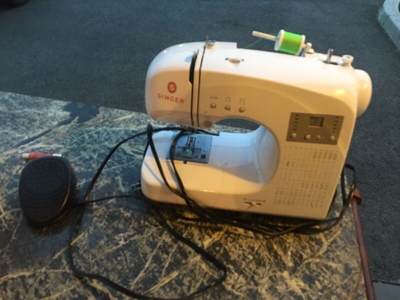 Singer 4166 sewing machine for Sale in Arlington, WA OfferUp