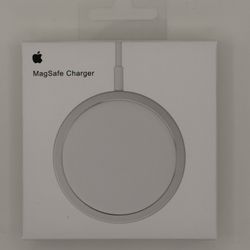 MagSafe Wireless Charging Pad USB-C Magnetic Charger Silver