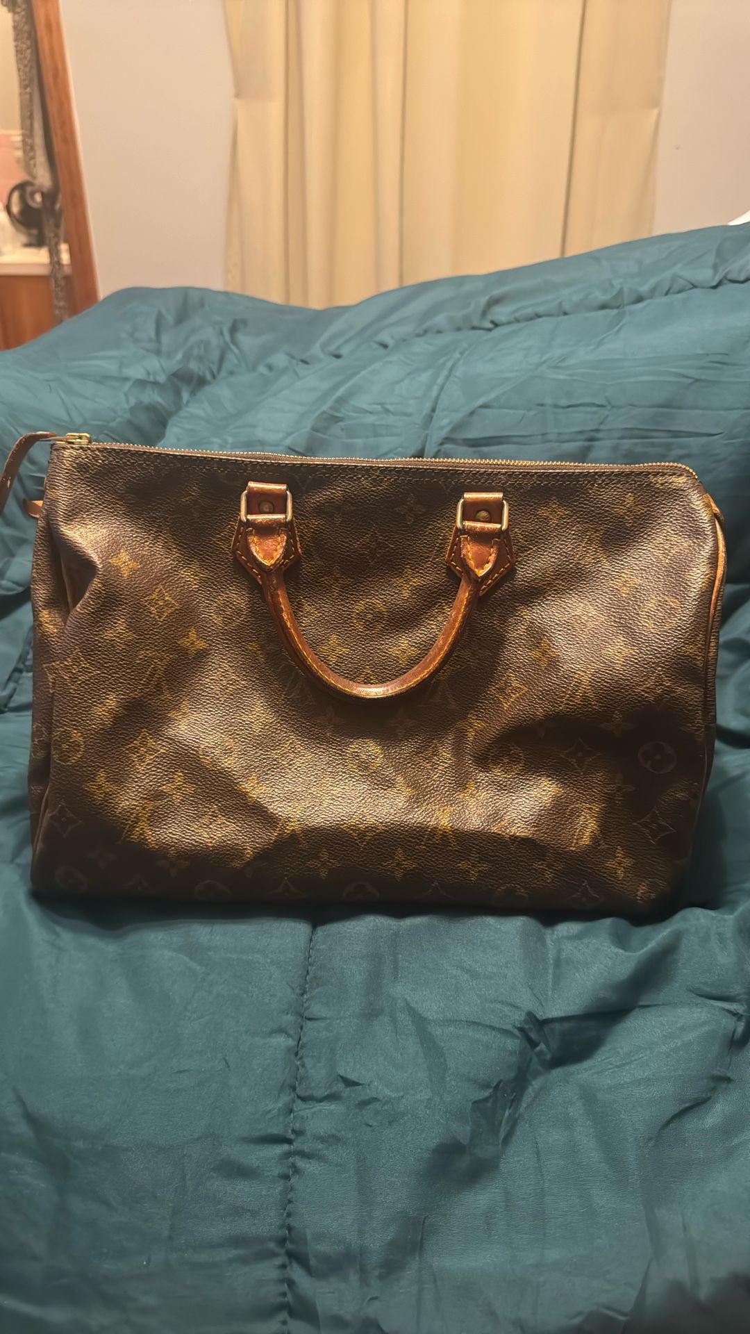 Louis Vuitton Authentic Handbag/Speedy 35