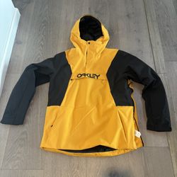 Brand New Never Been Worn Men’s XL Oakley Snowboarding/skiing Jacket! 