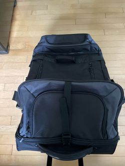 Duffel Bag - Large black Amazon Basic duffel bag