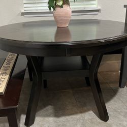 Round Kitchen Table