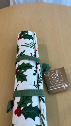 NEW C&F Home Holly Sprig & Berry Kitchen Towel Set