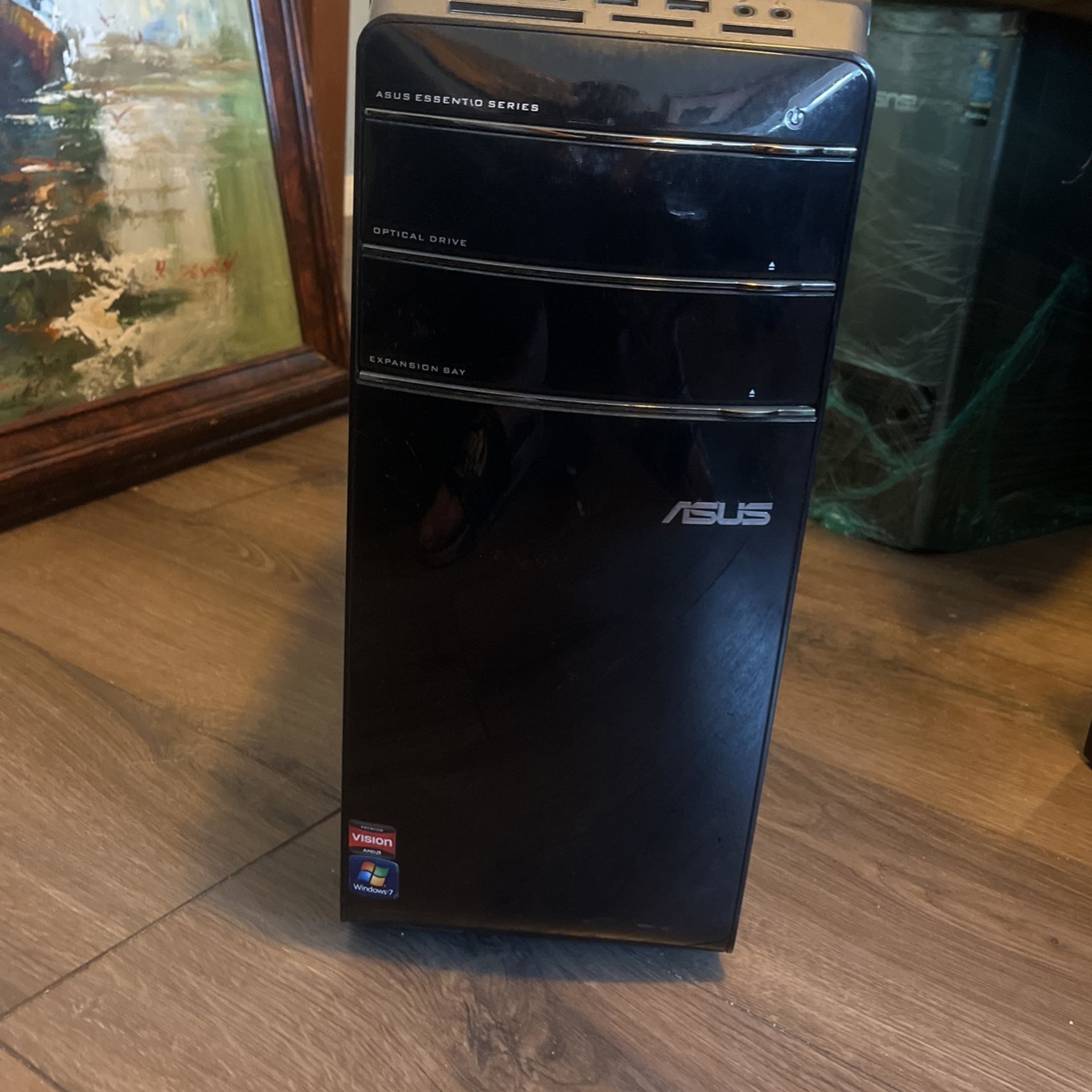 Asus Essentio Series Computer Tower