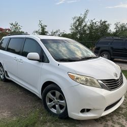 2011 Toyota Sienna