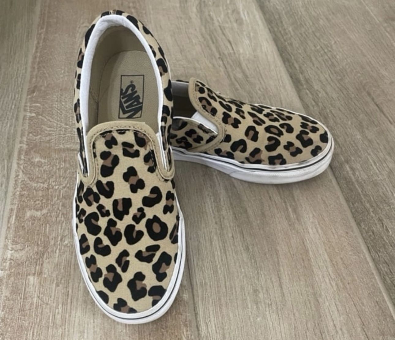 Classic Slip-On Leopard Print Vans