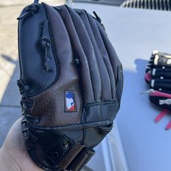 Ball glove
