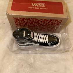 VANS SK8-HI Portable Charger