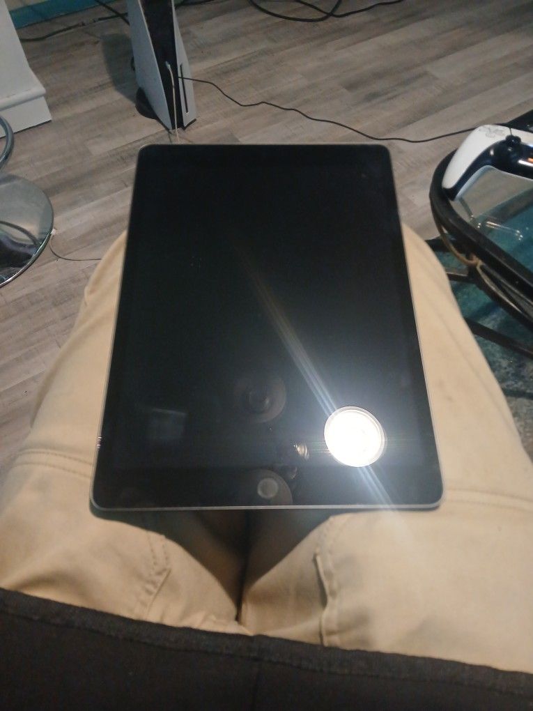 IPAD 9 64 GIG